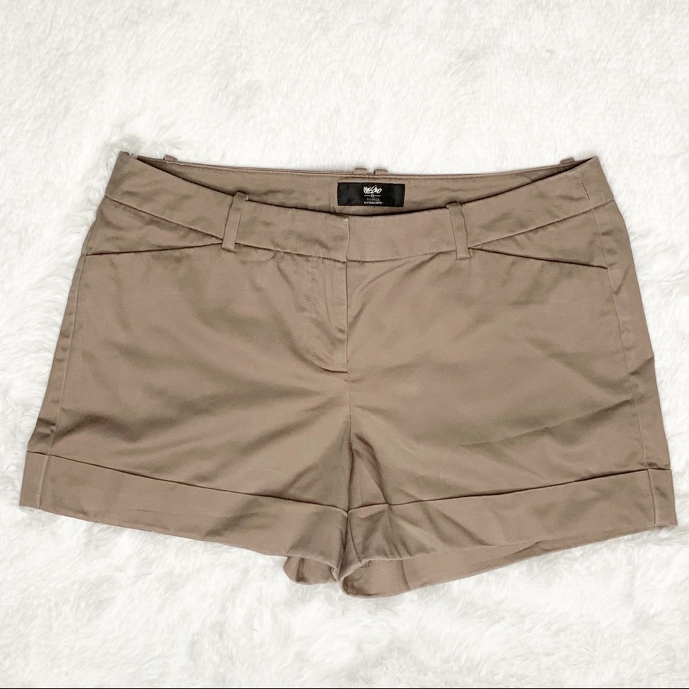 MOSSIMO KHAKI CUFFED SHORTS EUC - Picture 1 of 2